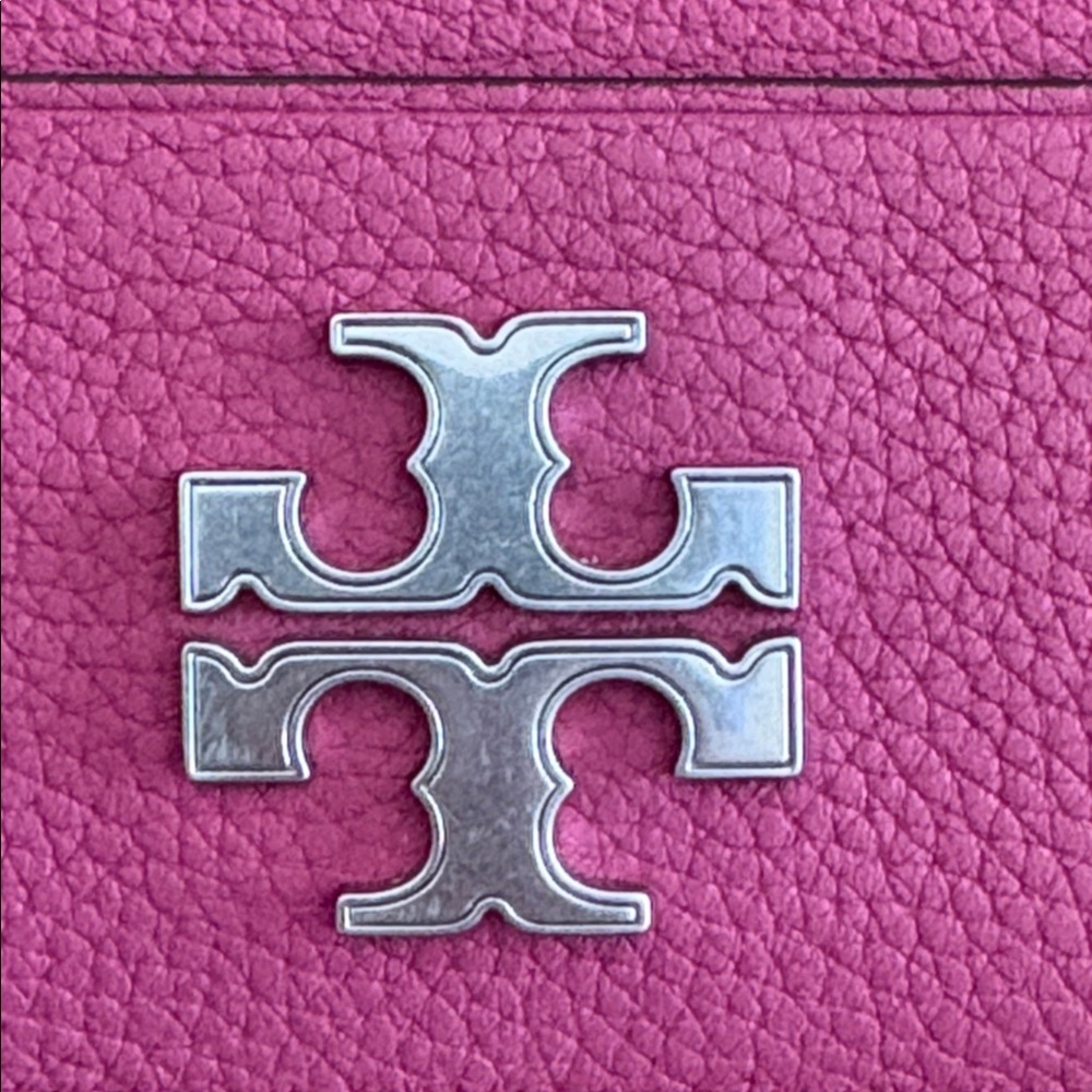 Tory Burch pink fuchsia plumberry ELEANOR PEBBLED CARD CASE EUC - Picture 6 of 9